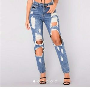 . Fashion nova boyfriend jeans.